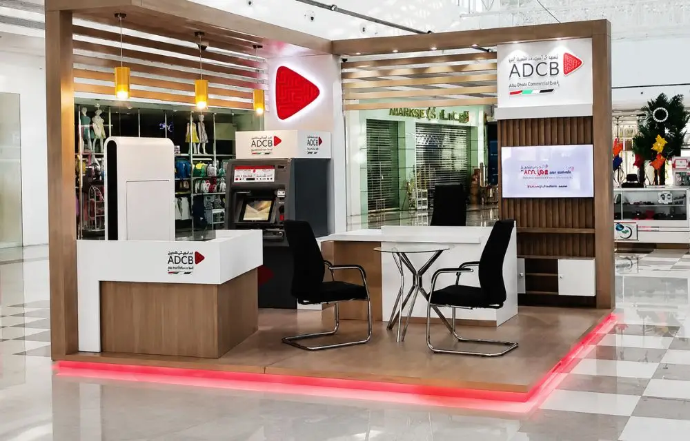 Technology Integration: From Static Display to Dynamic Brand Experience